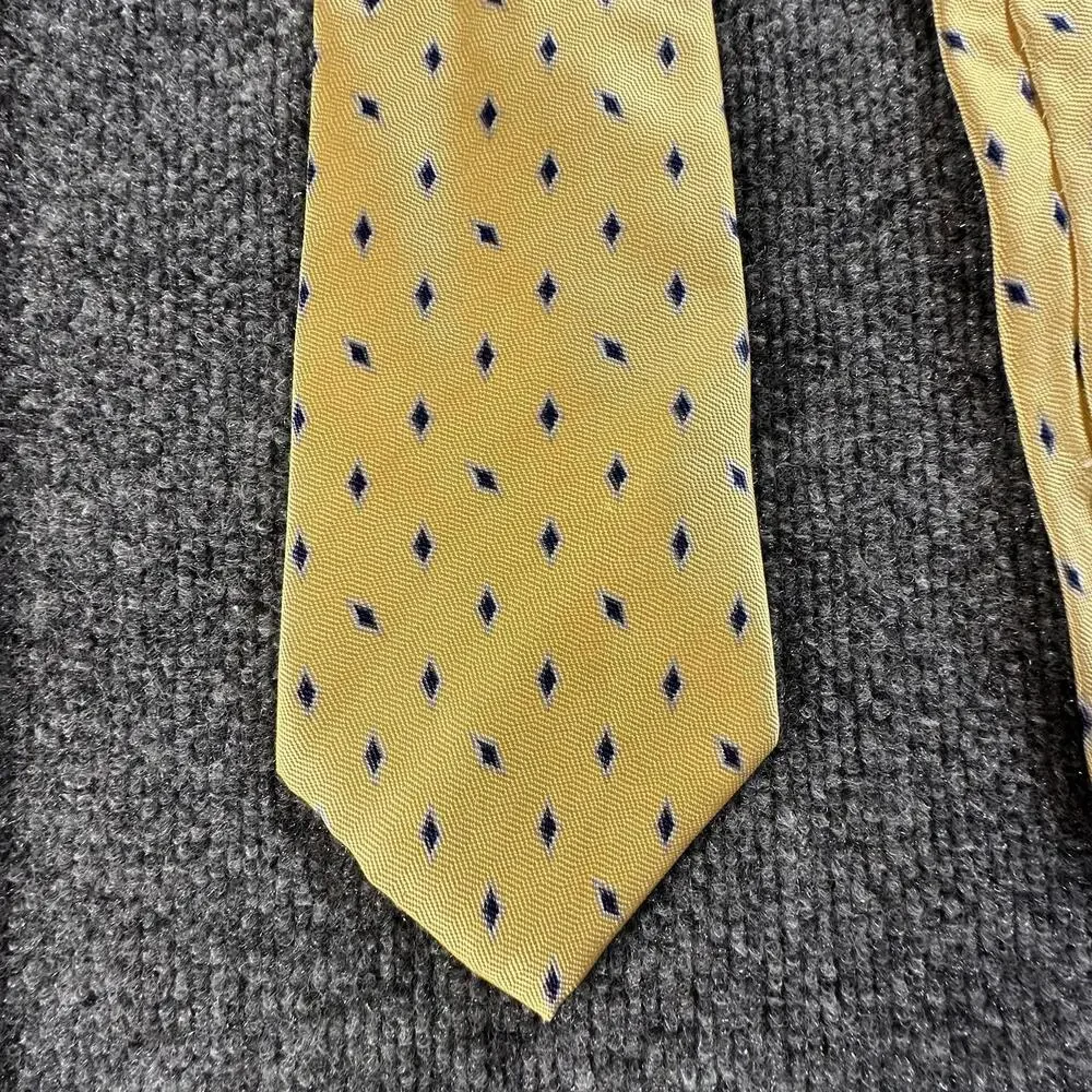 Chaps Ralph‎ Lauren Yellow Silk Tie with Blue Diamond Pattern #536